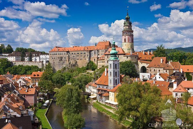 Cesky Krumlov Full day tour from Prague and back - Logistics and Practical Considerations