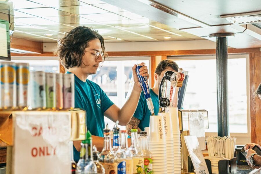 Chicago River: 1.5-Hour Guided Architecture Cruise - Getting to the Boat: Brainlab Training Center and the 400 N Michigan Ave Check-In