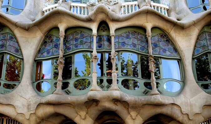 Complete Gaudi Tour: Casa Batllo, Park Guell & Sagrada Familia - Stop Two: Casa Batlló—The Whimsical Masterpiece (Morning Tour)