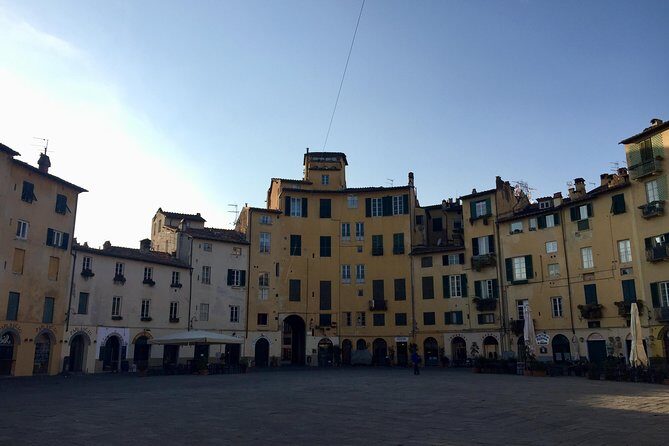 Discover Lucca’s Secrets on a Guided Walking Tour - Porta San Donato: start at the wall gate and build the story