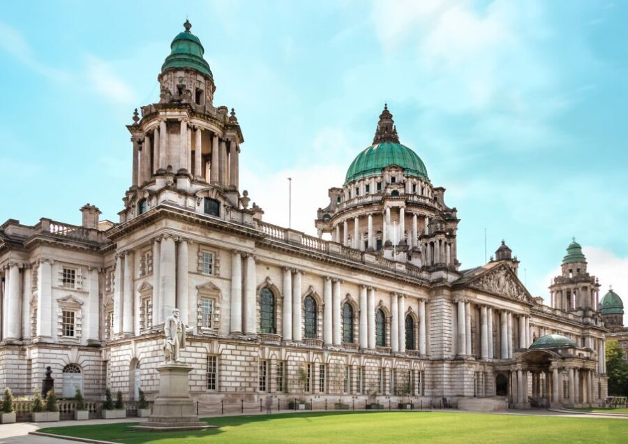 Dublin: Giants Causeway, Dark Hedges, Dunluce & Belfast Tour - Meeting point in Dublin: start your day at The Hugh Lane