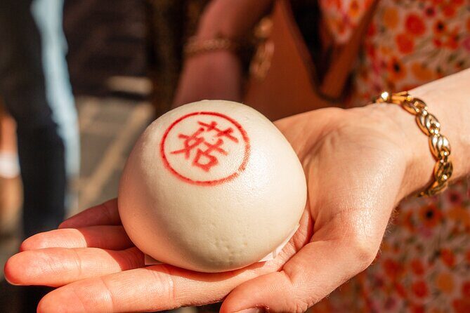 Eating London: Twilight Soho VIP Food & Drinks Tour - The Guide Makes All the Difference