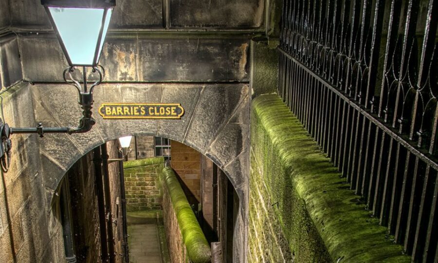 Edinburgh: 2-Hour Ghost Tour in Italian - Duration and Timing: Why Nightfall Changes the Whole Tour