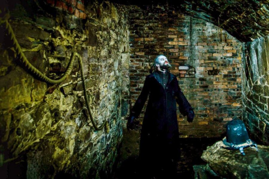 Edinburgh: Evening Underground Ghost Tour - The price and value: $26 for vault entry plus a guided show