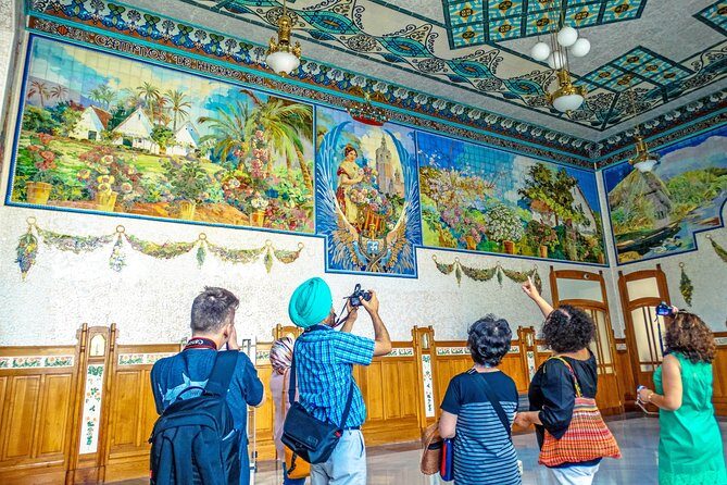 Essentials of Valencia and its World Heritage Sites - Plaça de l’Ajuntament and the Fallas Hook