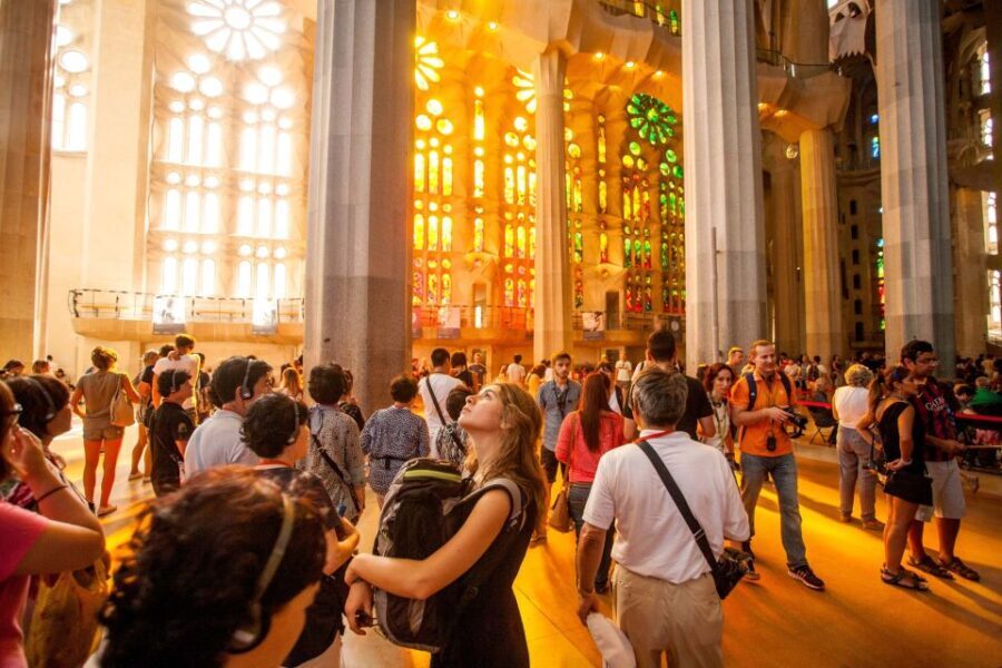 Barcelona: Sagrada Familia Skip-the-Line Guided Tour - Fast track entry: why skipping the ticket line is worth it