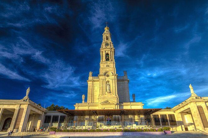 From Lisbon: Fatima Batalha Nazare & Obidos Small Group Day Trip - Stop Two: Batalha Monastery—Gothic Architecture Meets Portuguese Pride