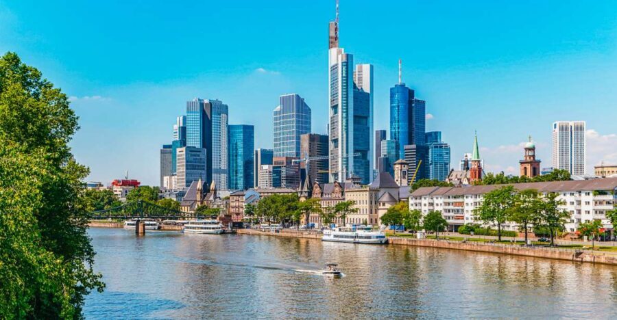 Frankfurt: River Main Sightseeing Cruise with Commentary - 50 minutes downstream vs. upstream: what each direction feels like