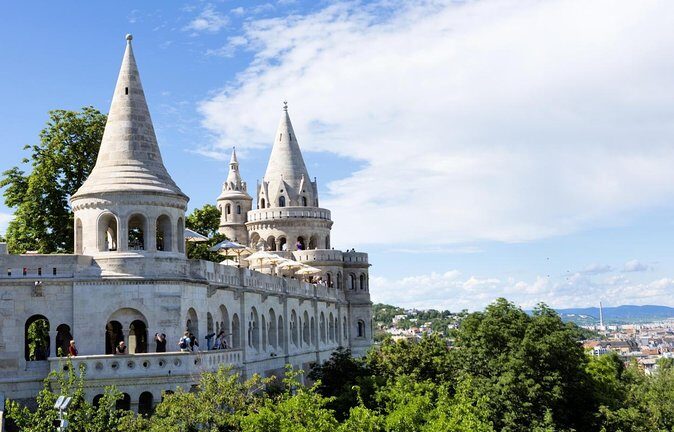 Walking tour in the Buda Castle incl. Fisherman's Bastion - A Taste of Old Budapest at Ruszwurm