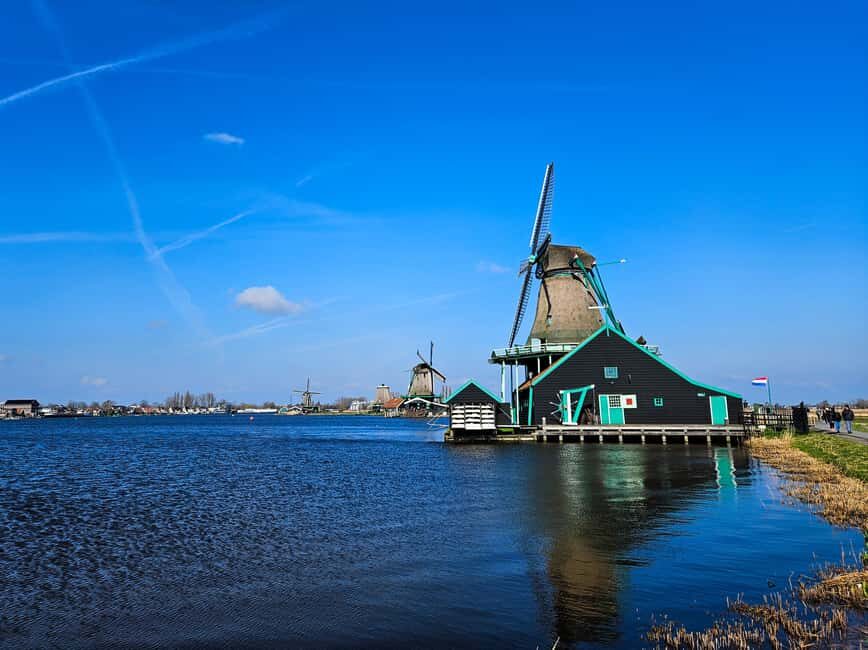From Amsterdam: Volendam and Zaanse Schans Tour with Cheese - Where you meet: Stationsplein 4 near Amsterdam Central