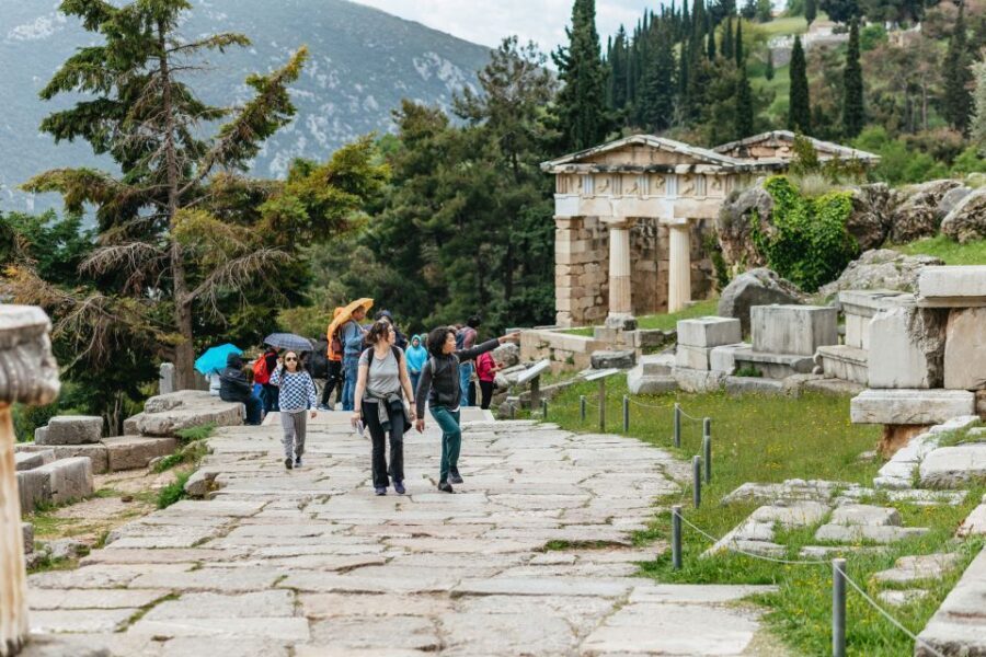 From Athens: Small-Group Delphi, Museum & Arachova Day Trip - The Modern Bus Ride: Comfort, Wi‑Fi, and Parnassus Views