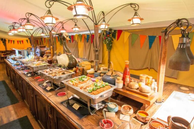 From Auckland: Hobbiton and Waitomo Day Tour with Lunch - FAQs