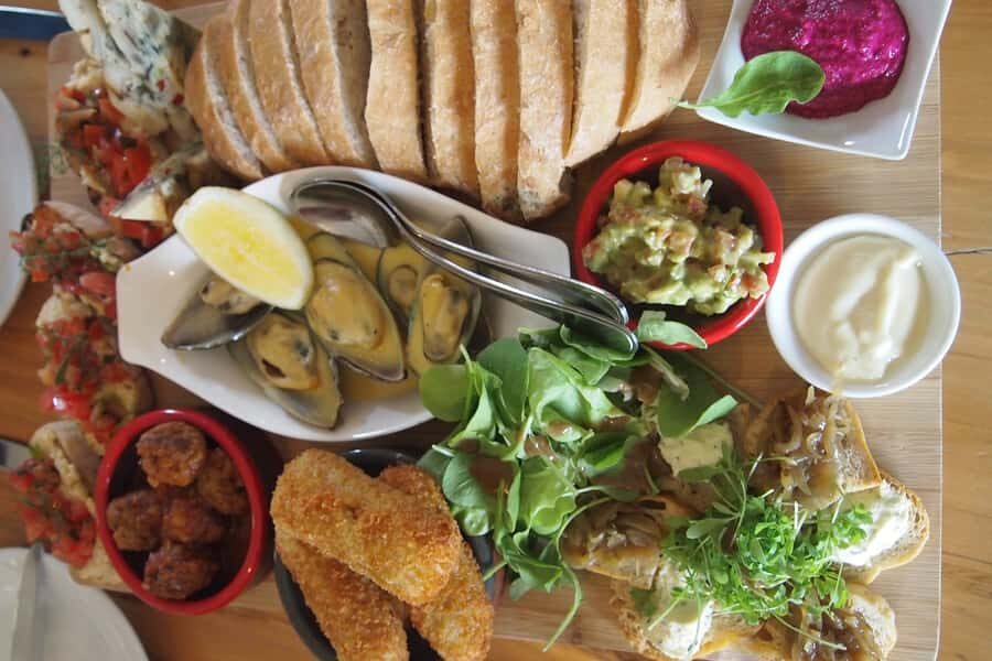 From Blenheim/Picton: Marlborough Gourmet Wine Tasting Tour - Transportation and Group Size