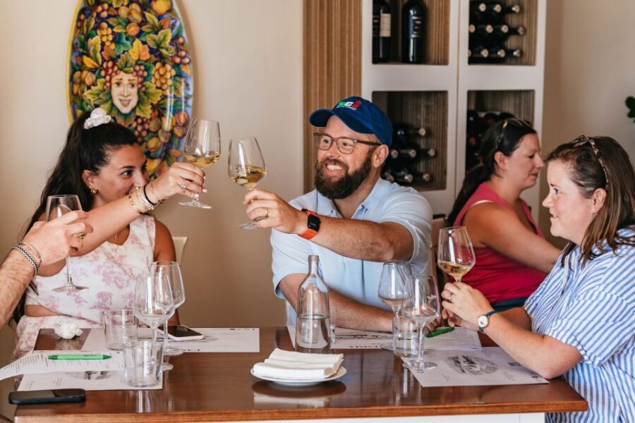 From Florence: Small Group Wine Tasting Tour to Tuscany - Getting there: Piazzale Montelungo is the make-or-break detail