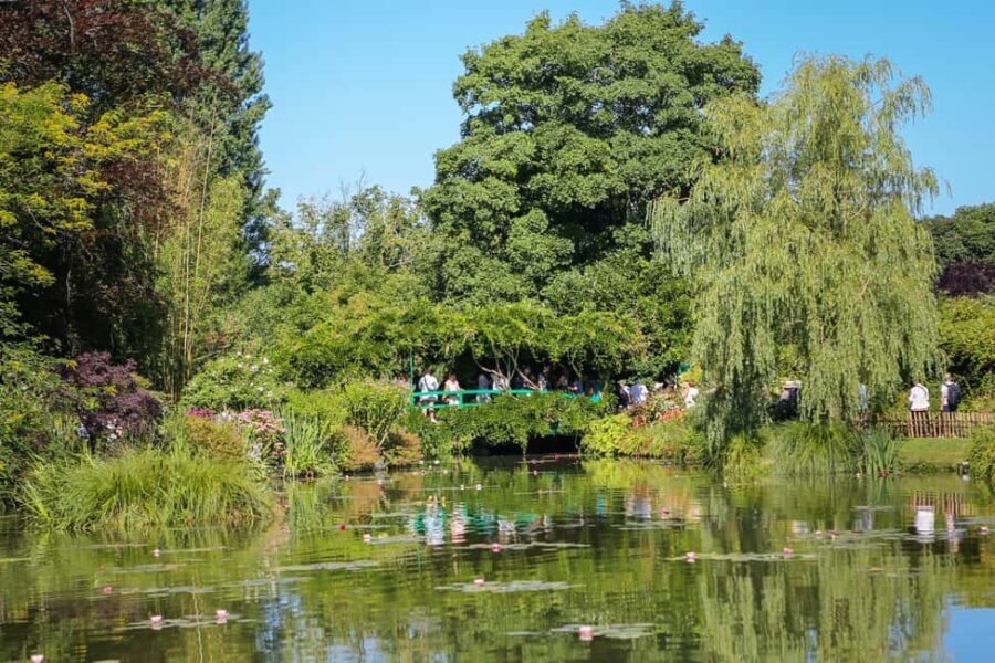 From Paris: Giverny Day Trip with Audio Guide or Live Guide - Why the Price ($93) Feels Fair