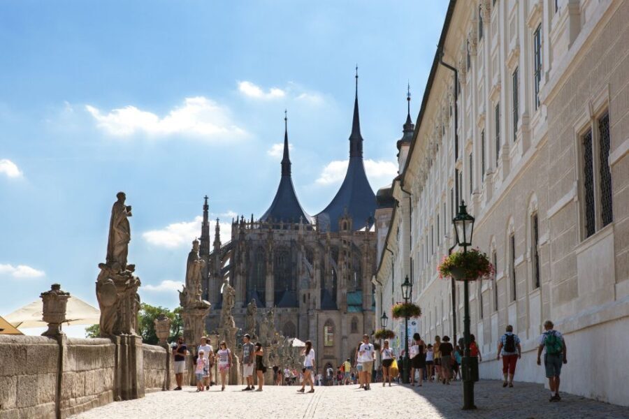 From Prague: Kutna Hora UNESCO Site Tour with Bone Chapel - The 6-Hour Rhythm: How the Day Actually Feels