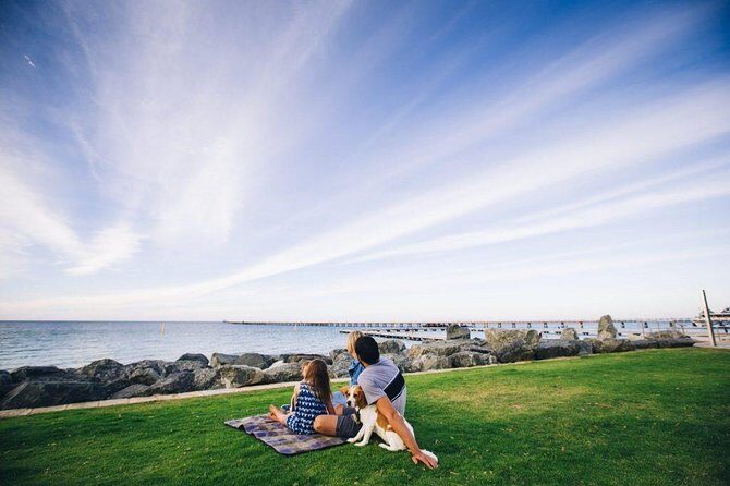 Full-Day Boutique Wine Tour with Pick Up and Lunch - Breaking Down the Itinerary