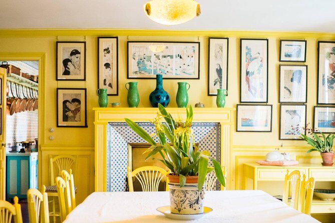 Giverny Small-Group Half Day Trip with Monet’s Gardens from Paris - Stop Two: The Japanese Garden and Water Lilies (30 Minutes)