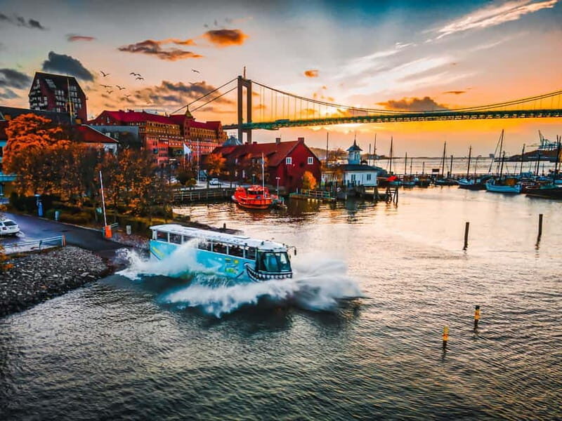 Gothenburg: Land & Water Amphibious Bus Sightseeing Tour - Where you meet the bus: Grand Theater and the blue flag