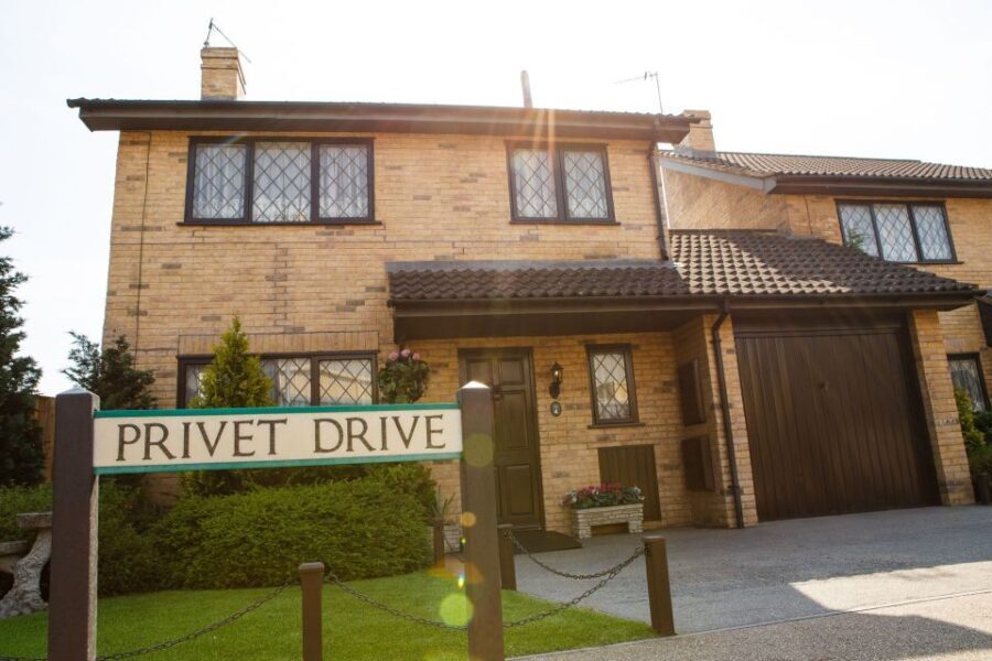 Harry Potter: Warner Bros. Studio Tour from King's Cross - King’s Cross Pickup and The Ride to Warner Bros. Studios