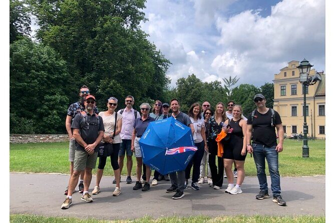 Historic Krakow : Old Town & Wawel Castle Walking tour - Meeting point at Rynek Główny 4 (start time matters)