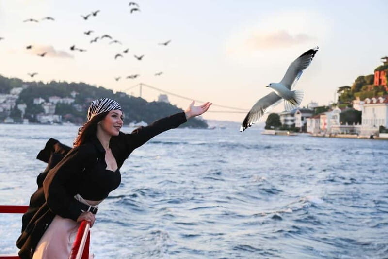 Istanbul: Bosphorus Sightseeing Cruise Tour with Audio Guide - Booking value: how $7 stacks up in Istanbul reality