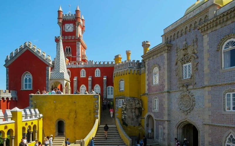 Lisboa: Sintra, Pena, Regaleira, Roca Coast, & Cascais Tour - Getting Oriented Fast: The Meeting Point and Pickups