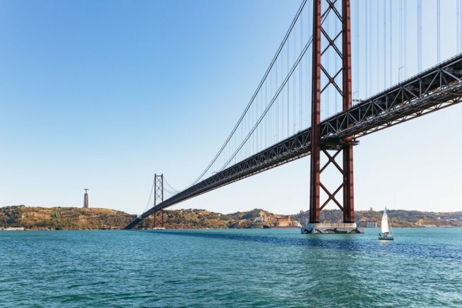 Lisbon: 72/96-Hour Hop-On Hop-Off Bus, Tram & Boat Ticket - How the Blue and Purple bus routes help you plan your days