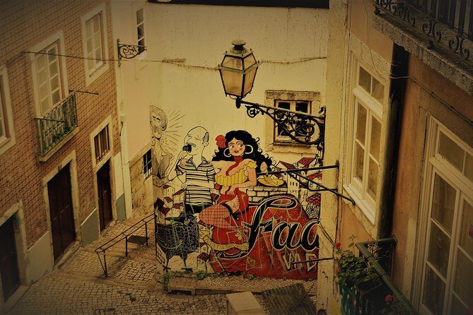 Lisbon Fado Experience: Walking Tour, Dinner and Live Music Show - Starting Point at Estação do Rossio: Simple, Central, Walkable