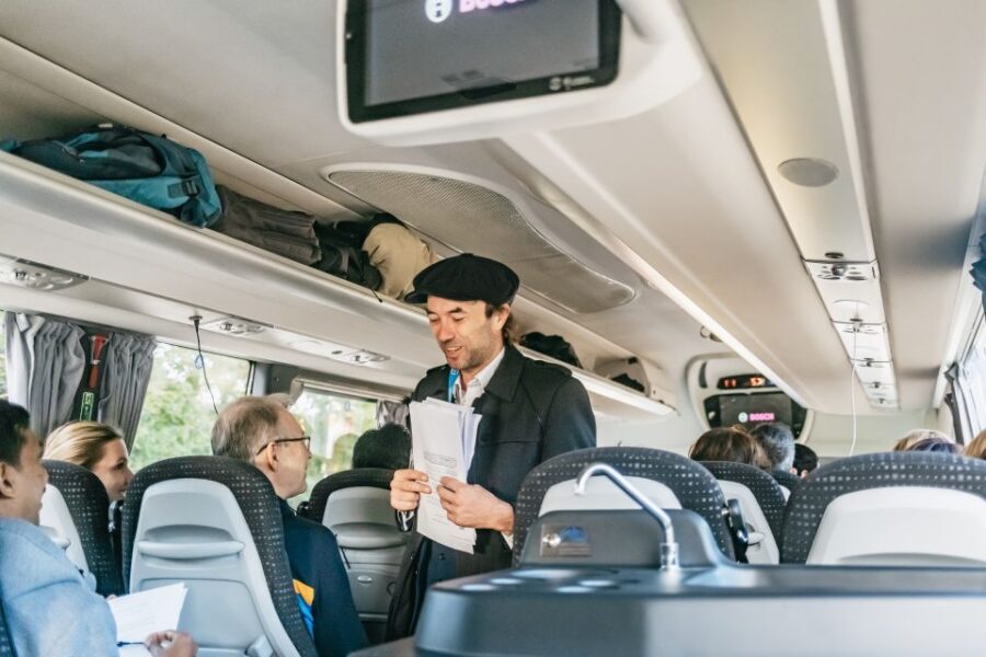 London: Full-Day Windsor, Stonehenge, and Oxford Tour - Meet-Up in London: Getting on the Bus Without Stress