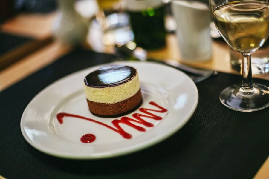 London: River Thames Dinner Cruise - Westminster Pier to the Thames Barrier: the Route in Plain English