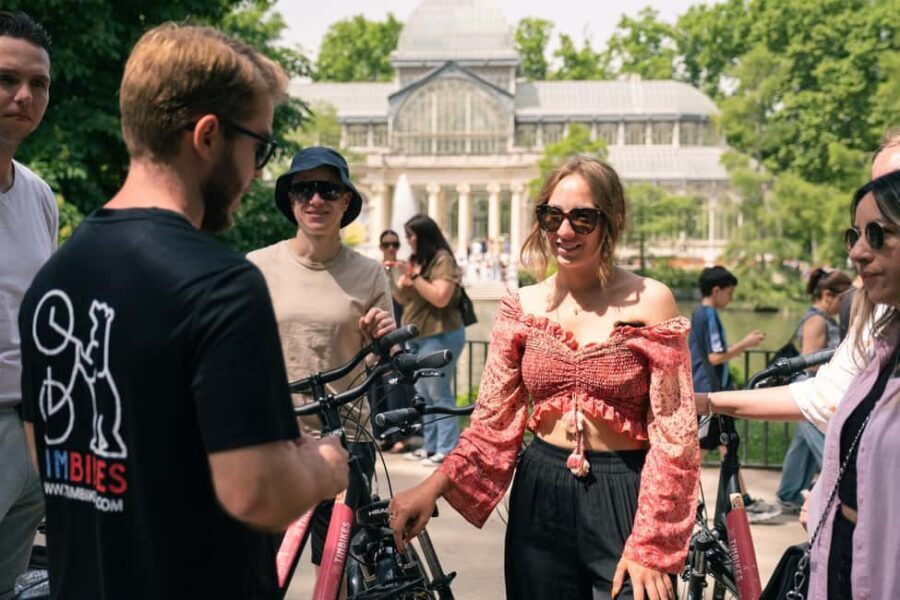 Madrid: 3 h. Guided Highlights Bike Tour with Optional Tapas - Where You Start: C. del Espejo 9 (Near the Royal Side of the Center)