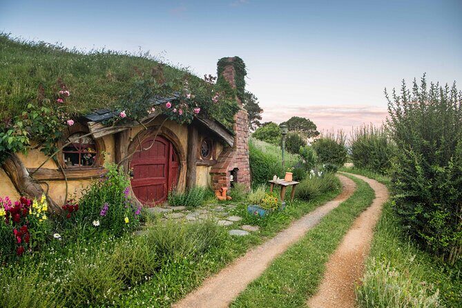 Magical Hobbiton: Small-Group Guided Tour from Auckland - Photo Opportunities and Souvenir Shopping