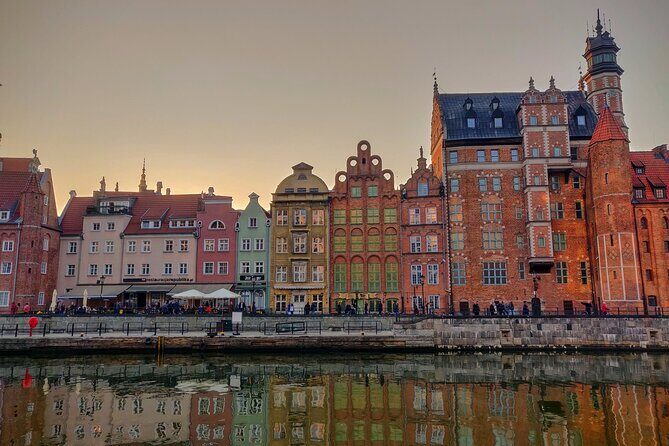 Main Town Gdańsk Walking Tour - The Guides Make This Tour Special