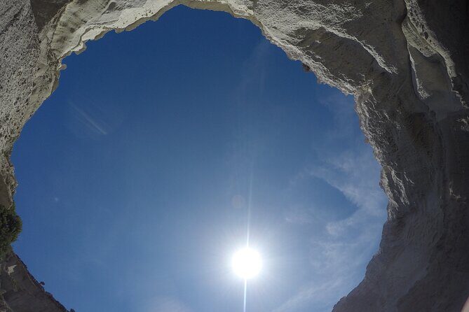 Milos oneiro-kleftiko west Milos - Meeting in Adamas: Start Time, Logistics, and the Morning Rhythm