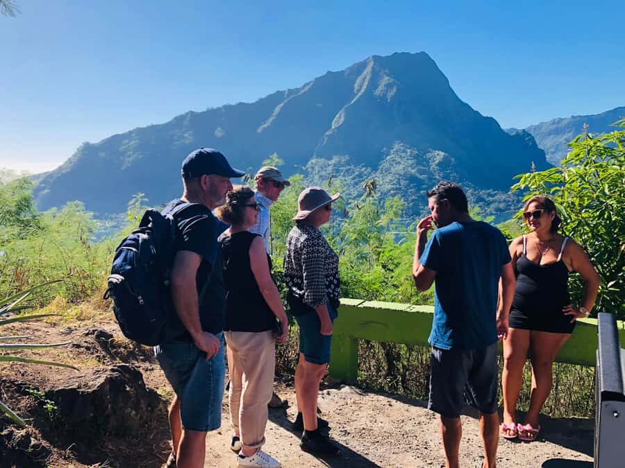 Moorea:4X4 safari excursion between land and sea with lunch - Discovering Moorea’s Natural Beauty