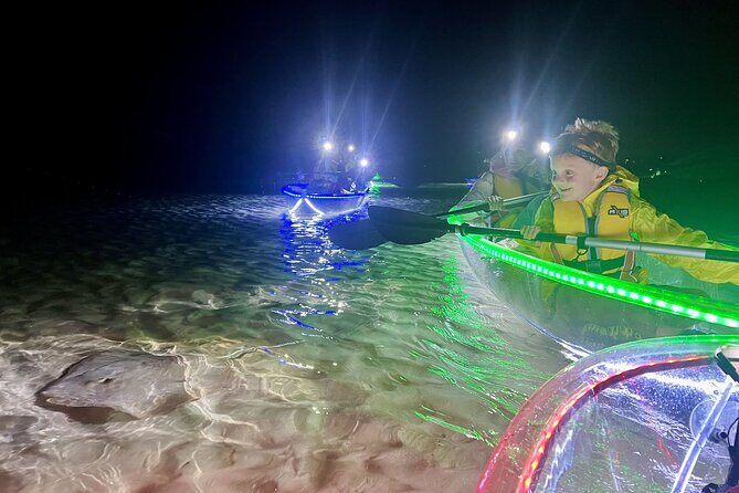 Naru Beach Night Kayak Tour - Group Size and Atmosphere