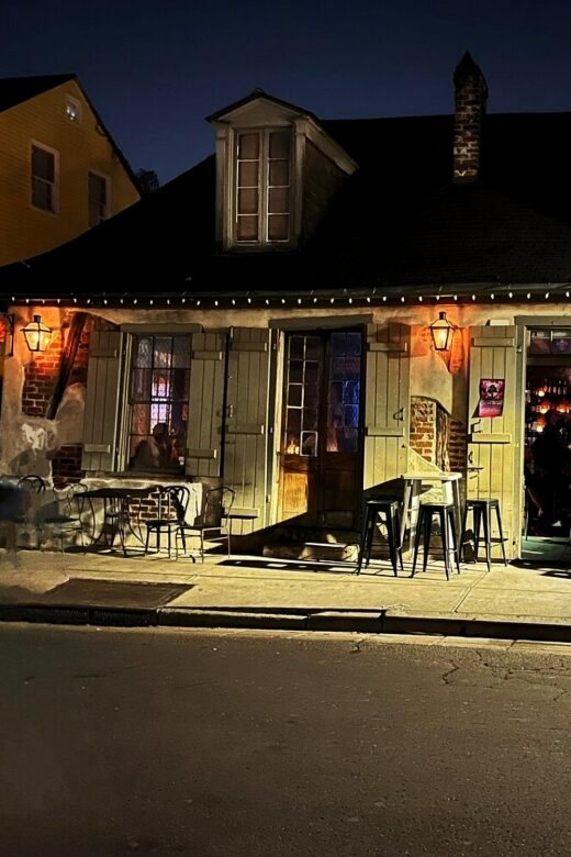 New Orleans Haunted Ghost, Voodoo & Vampire Walking Tour - Your starting point: Witches Brew Gallery in Exchange Alley