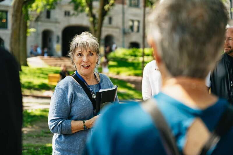 Old Quebec City: Grand Walking Tour with Private Option - Where You Meet: The Tourist Center Detail That Saves Time