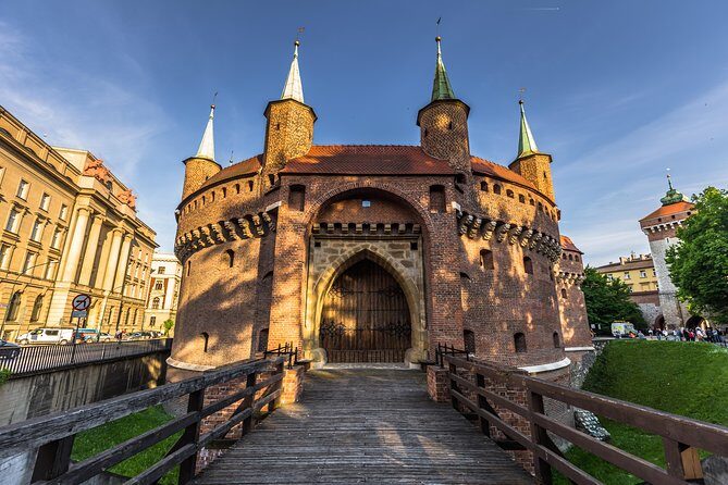 Old Town Krakow & Wawel Castle Walking Tour - Real Traveler Perspectives