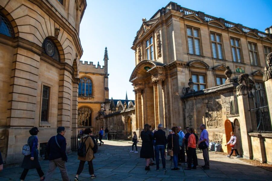 Oxford: University and City Walking Tour with Alumni Guide - How long is the tour, and what does 2 to 10 hours really mean?