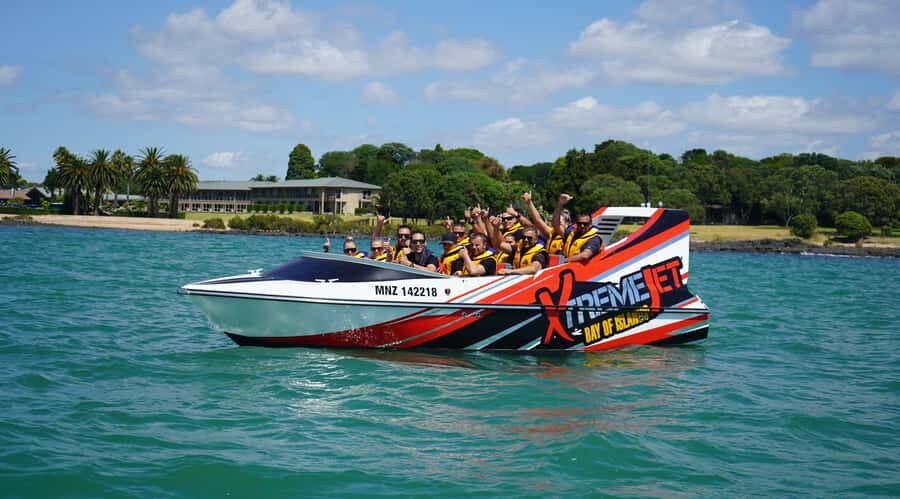 Paihia: Bay of Islands 30-minute Adventure Jet Boat Trip - Details on the Itinerary and Group Experience