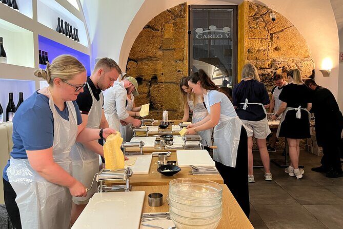 Palermo: Pasta and Tiramisu Small Group Cooking Class with Wine - Meeting point and getting in fast