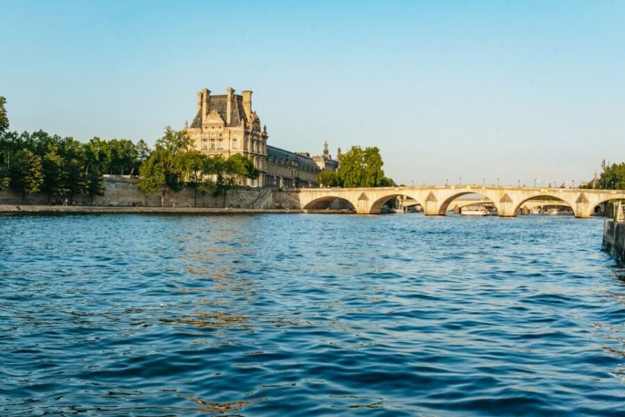 Paris : 3-Course Gourmet Dinner Cruise on Seine River - Getting to Paris Seine La Marina (Port de Solférino) Without Stress