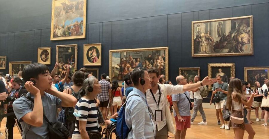 Paris: Louvre Masterpieces Tour with Pre-Reserved Tickets - Meeting at Café Le Nemours: your arrival game plan