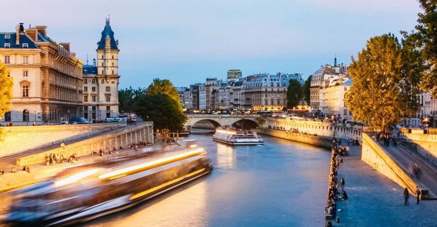 Paris: Illuminated Evening River Cruise & Waffle Tasting - Where You Actually Board: Bateaux Parisiens, Port de la Bourdonnais, Pontoon 03