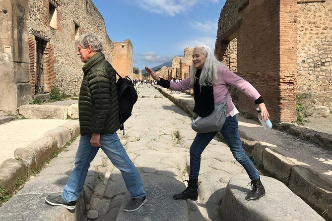 Pompeii Guided Tour & Horse Riding on Vesuvius with Lunch - Skip-the-line Pompeii with a guide you can ask questions to