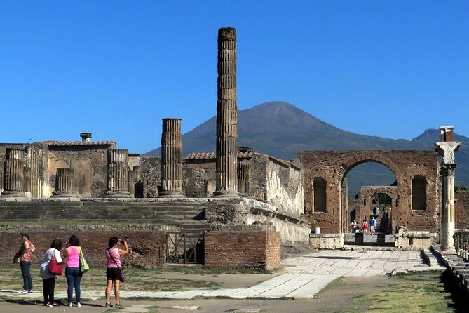 Naples: Pompeii & Mt Vesuvius All-Inclusive Small Group w/ Lunch - Lunch: More Generous Than Youd Expect