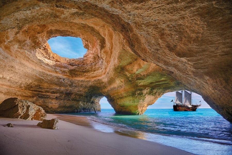 Portimão: Pirate Ship Cave Cruise - Location and meeting point: find the Vasco da Gama pier fast