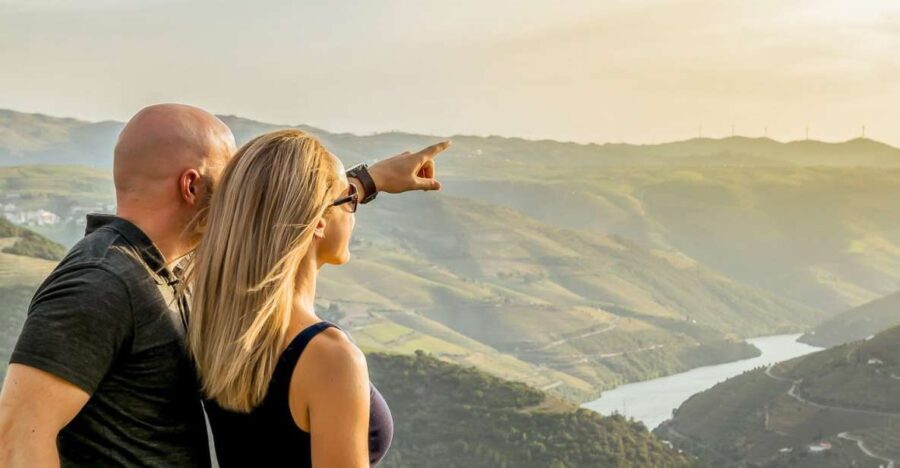 Porto: Douro Valley Tour with Wine Tasting, Cruise and Lunch - Pickup and meeting point: getting on the bus without stress